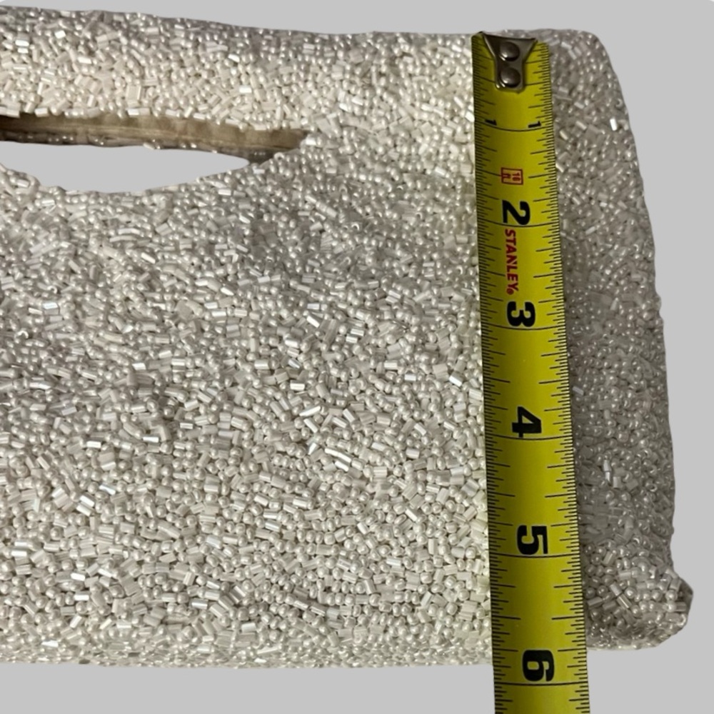 Moyna White and Red Beaded Clutch - Picture 11 of 12